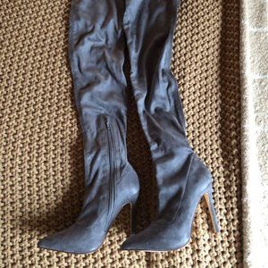 LOLA SHOETIQUE (Grey) Pointy Toe Thigh High Boots (6)
